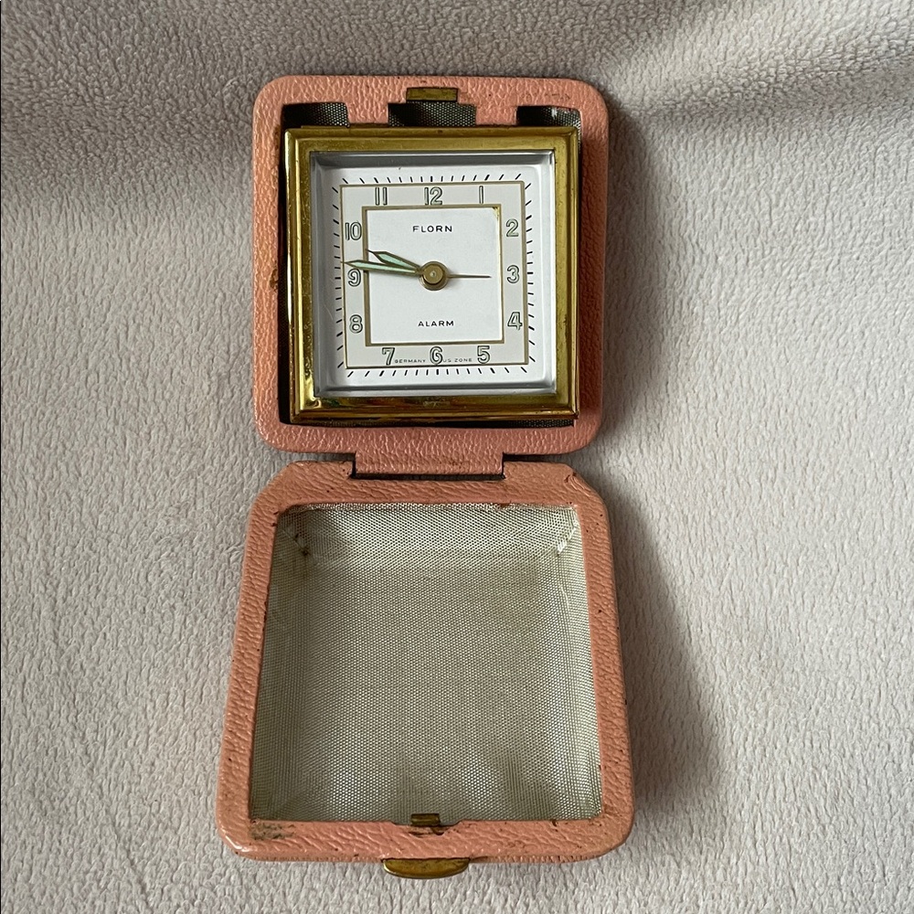 Vintage 1960’s Florn Travel Alarm Clock in Leather Case - Picture 2 of 5
